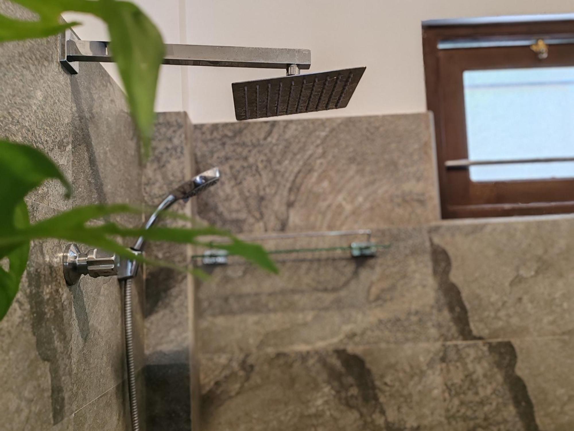 The Jungle View Hotel Мириса Екстериор снимка